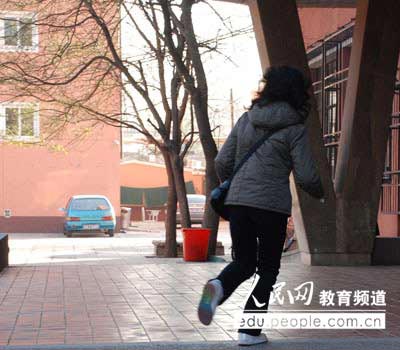 组图:2009年国家公务员考试考场直击(4)